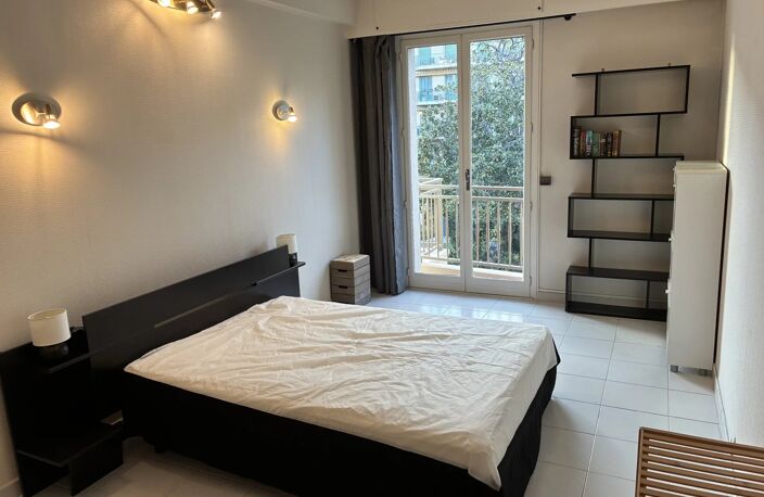 2 PIECES MEUBLE - 18 AVENUE MIRABEAU — photo 4