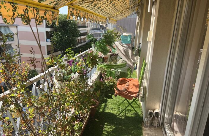 etiennne d'orves / rue aurore — photo 4