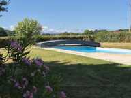 À vendre, Castelnau-Magnoac (Hautes-Pyrénées): Villa d'architecte 4 chambres, espace de vie ouvert, un garage/atelier et une piscine, située dans un jardin paysager de 5 378 m². Emplacement calme, superbes vues sur la montagne et la campagne — photo 2