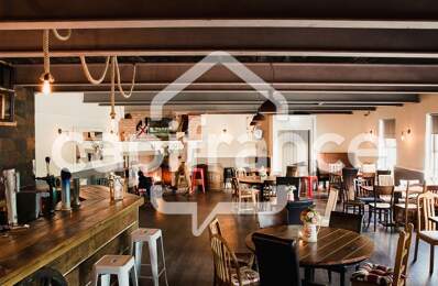 Local professionnel 850 m2 à vendre CHAMBERY (73), actuellement restaurant, 60 parkings, terrain 3140m2 — photo du bien