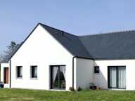 Maison contemporaine de plain-pied de 128 m² à Plouhinec, à proximité immédiate du littoral. Disponible en 2027 — photo 2