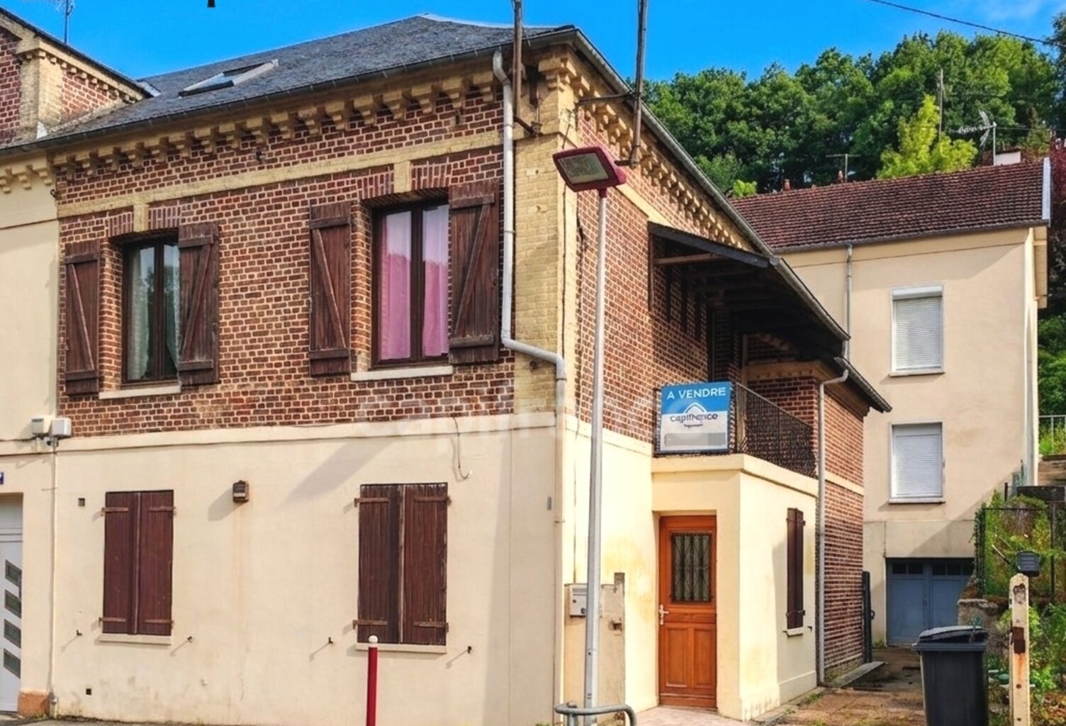 Maison de ville familiale T7 de 139 m² à Bolbec (5 à 6 chambres) avec cour et atelier — photo 1