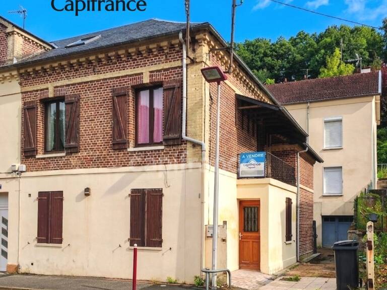 Maison de ville familiale T7 de 139 m² à Bolbec (5 à 6 chambres) avec cour et atelier — photo 1