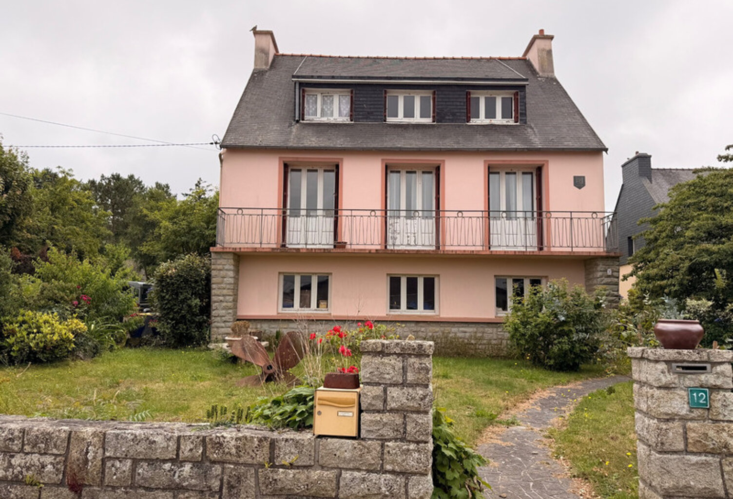 Coup de cœur à Telgruc-sur-Mer : Une demeure d'exception en pierre aux volumes généreux — photo 1