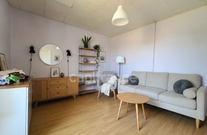 AUMAGNE – Maison de caractère à rénover, sur beau terrain de 900 m² — photo 2