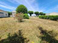 AUMAGNE – Maison de caractère à rénover, sur beau terrain de 900 m² — photo 4