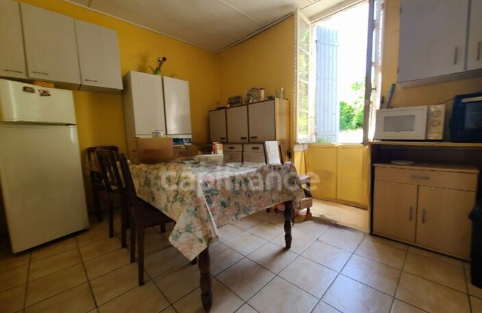 AUMAGNE – Maison de caractère à rénover, sur beau terrain de 900 m² — photo 5
