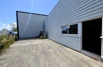 A MARENNES (17), A Vendre en coeur de zone d'activité Bâtiment commercial Mixte 383m², avec bureau-studio à l'étage — photo du bien
