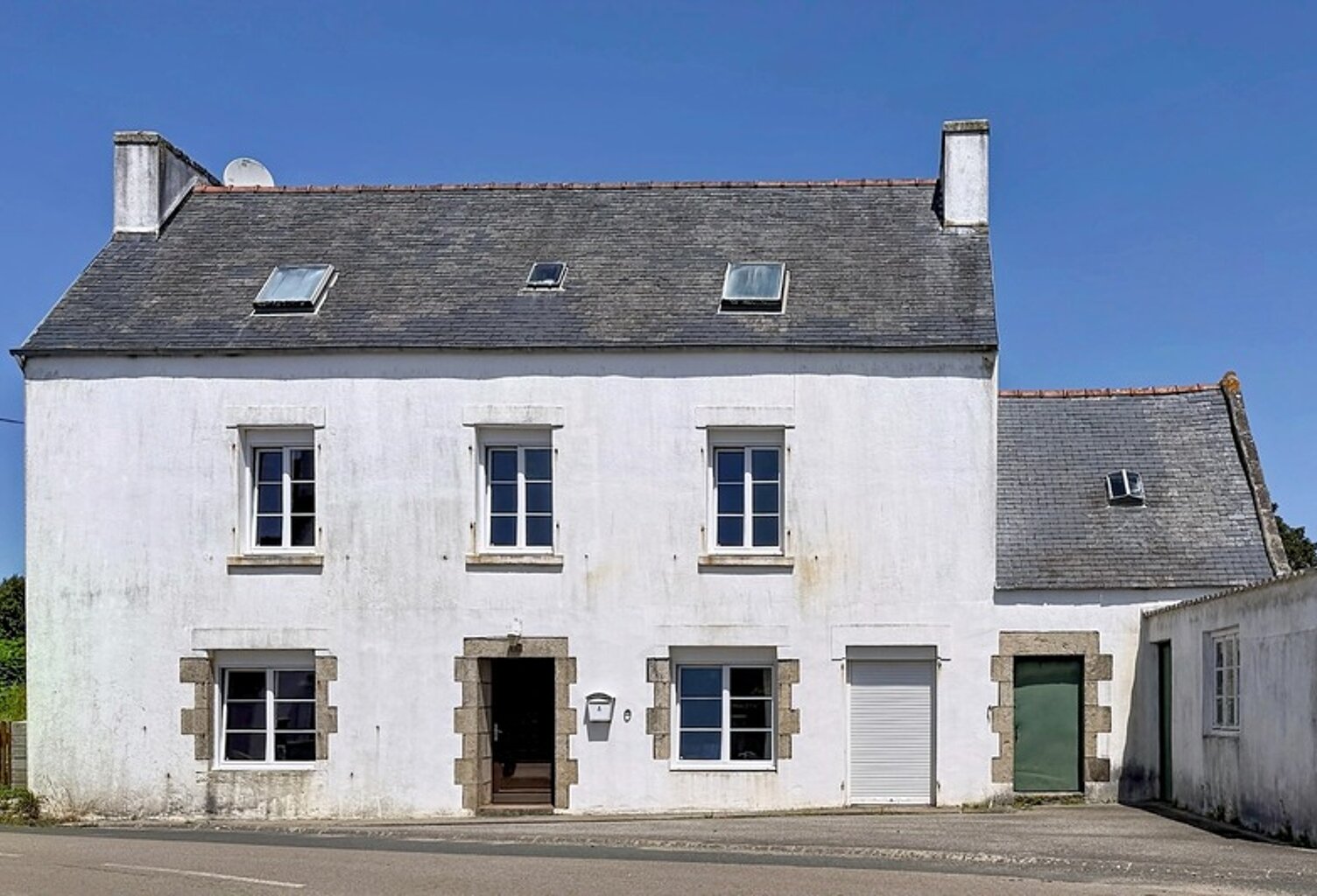 Maison de caractère – 120 m² – 5 chambres entre plage et centre bourg, Plozévet SOUS OFFRE ACCEPTEE — photo 1