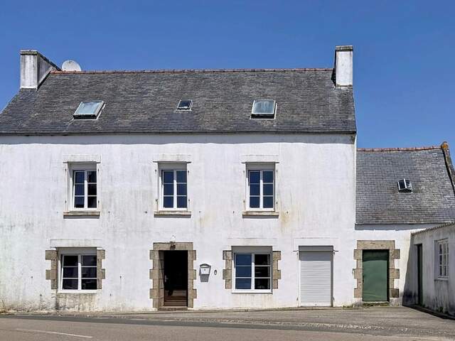 Maison de caractère – 120 m² – 5 chambres entre plage et centre bourg, Plozévet SOUS OFFRE ACCEPTEE — photo du bien