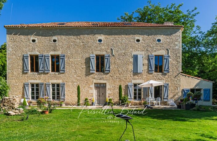 Propriété de caractère dans un écrin de verdure, proche de La Rochelle — photo 2