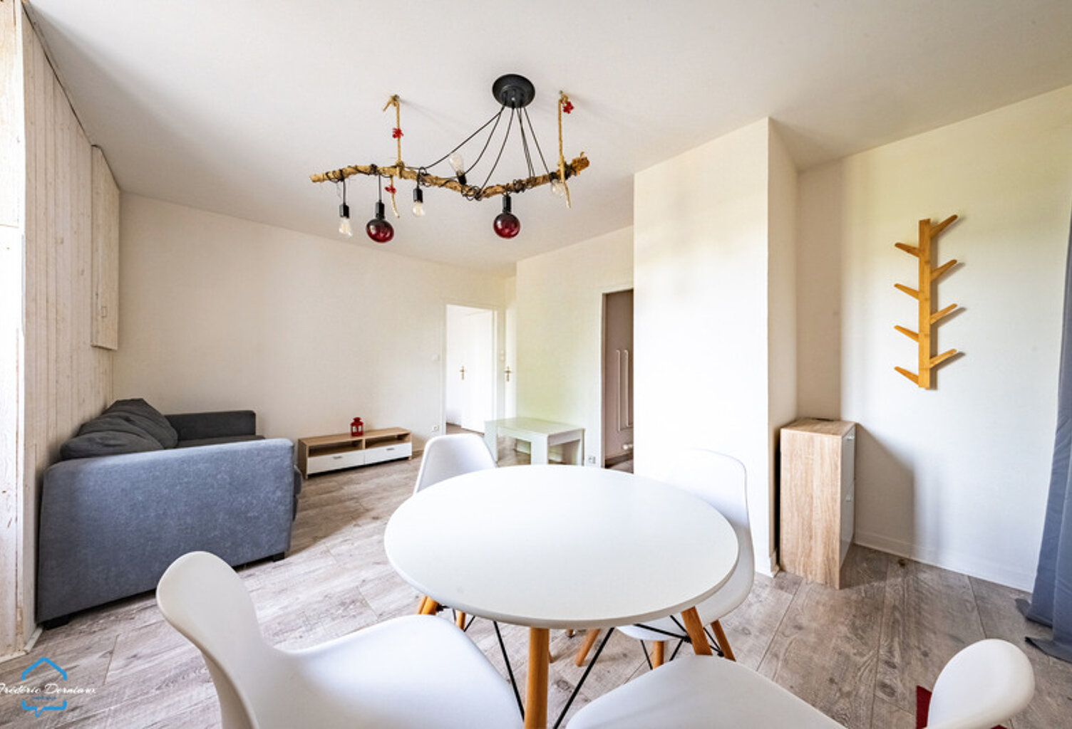 Dpt Côte d'Or (21), à vendre DIJON appartement T2 - Place du 30 Octobre — photo 1