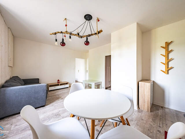 Dpt Côte d'Or (21), à vendre DIJON appartement T2 - Place du 30 Octobre — photo du bien