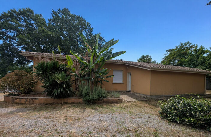 Saint-Pierre-Du-Mont · plain pied de 107 m² · 4 chambres — photo 2