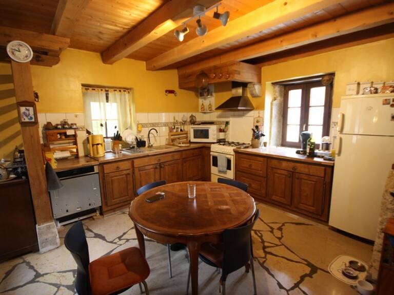 Maison en pierres à vendre 7 pièces de 168 m² à MARIGNIEU (01) plus sous-sol — photo 1