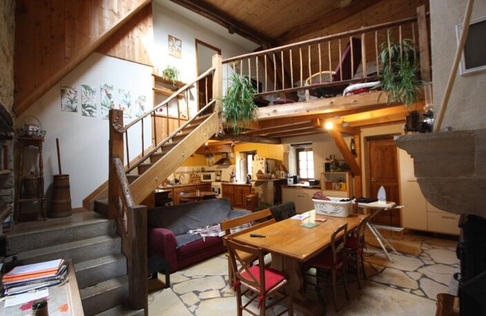 Maison en pierres à vendre 7 pièces de 168 m² à MARIGNIEU (01) plus sous-sol — photo 3