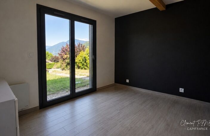 Maison contemporaine de 2018 – 113 m² – 4 chambres – Terrain de 1 107 m² — photo 5