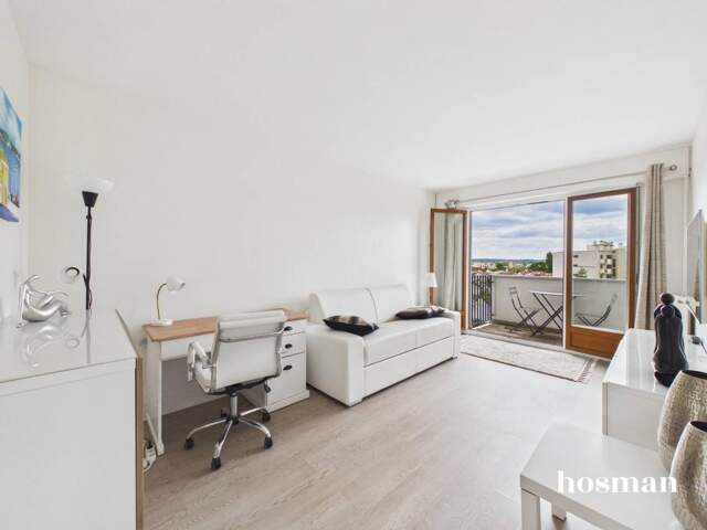 Appartement 1 pièce - 33 m² Carrez, balcon - — photo du bien