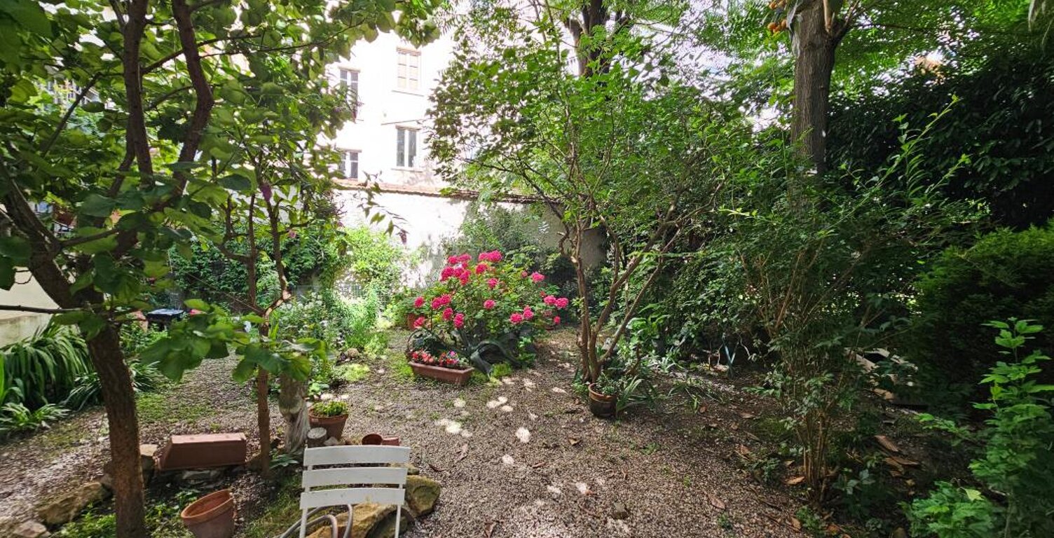 Lyon 6ème Appartement À Vendre type 3 traversant sur jardin + chambre de bonne et parking — photo 1