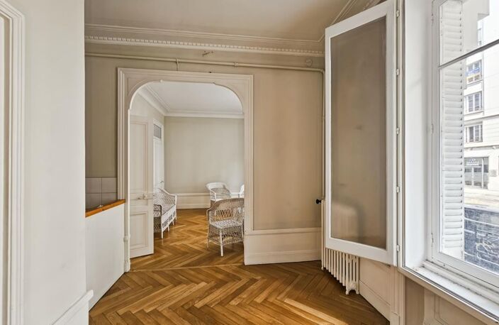 Lyon 6ème Appartement À Vendre type 3 traversant sur jardin + chambre de bonne et parking — photo 4