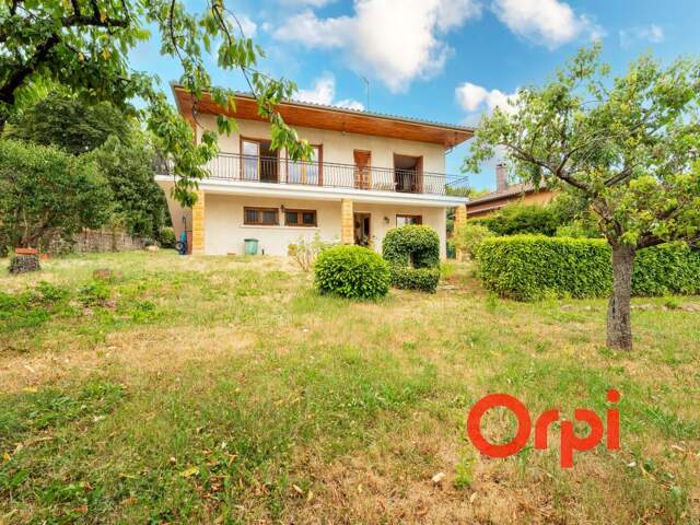 Maison familiale de 150 m² avec appartement indépendant, sous-sol complet et terrain de 999 m² — photo du bien