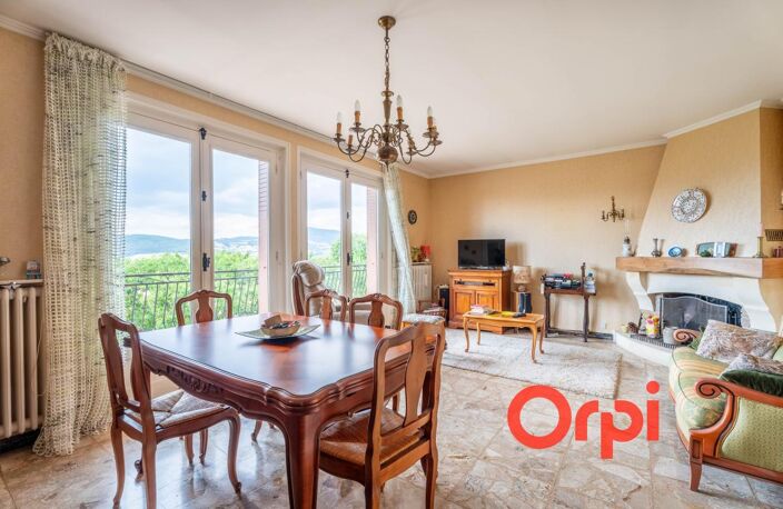 Maison familiale de 150 m² avec appartement indépendant, sous-sol complet et terrain de 999 m² — photo 3
