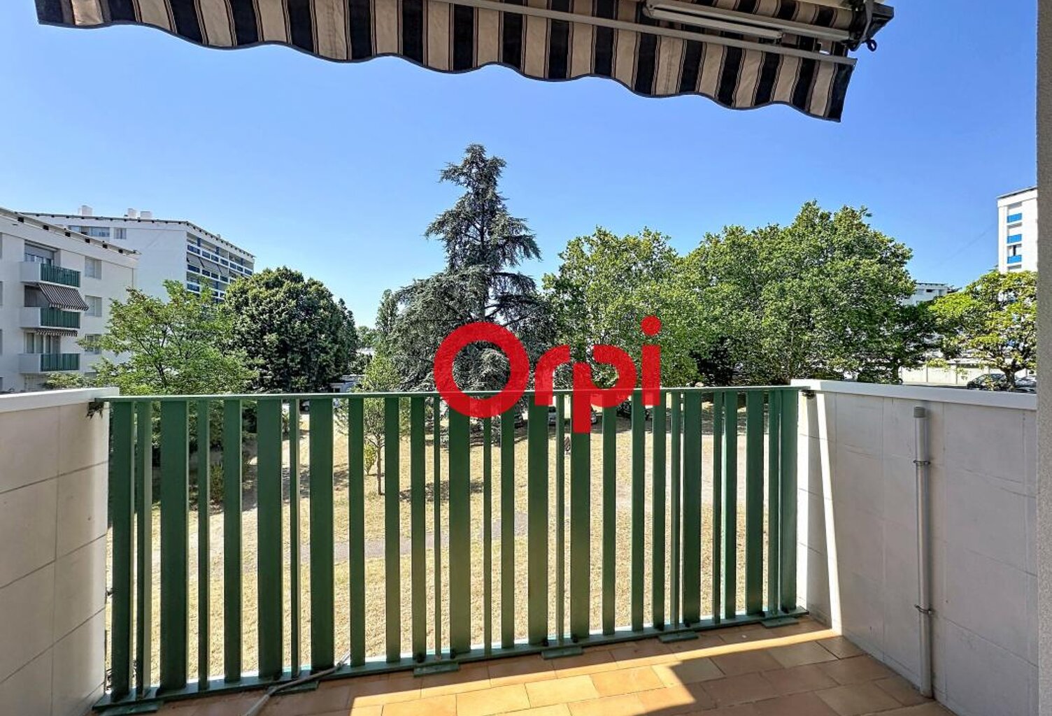 Appartement À Vendre — photo 1