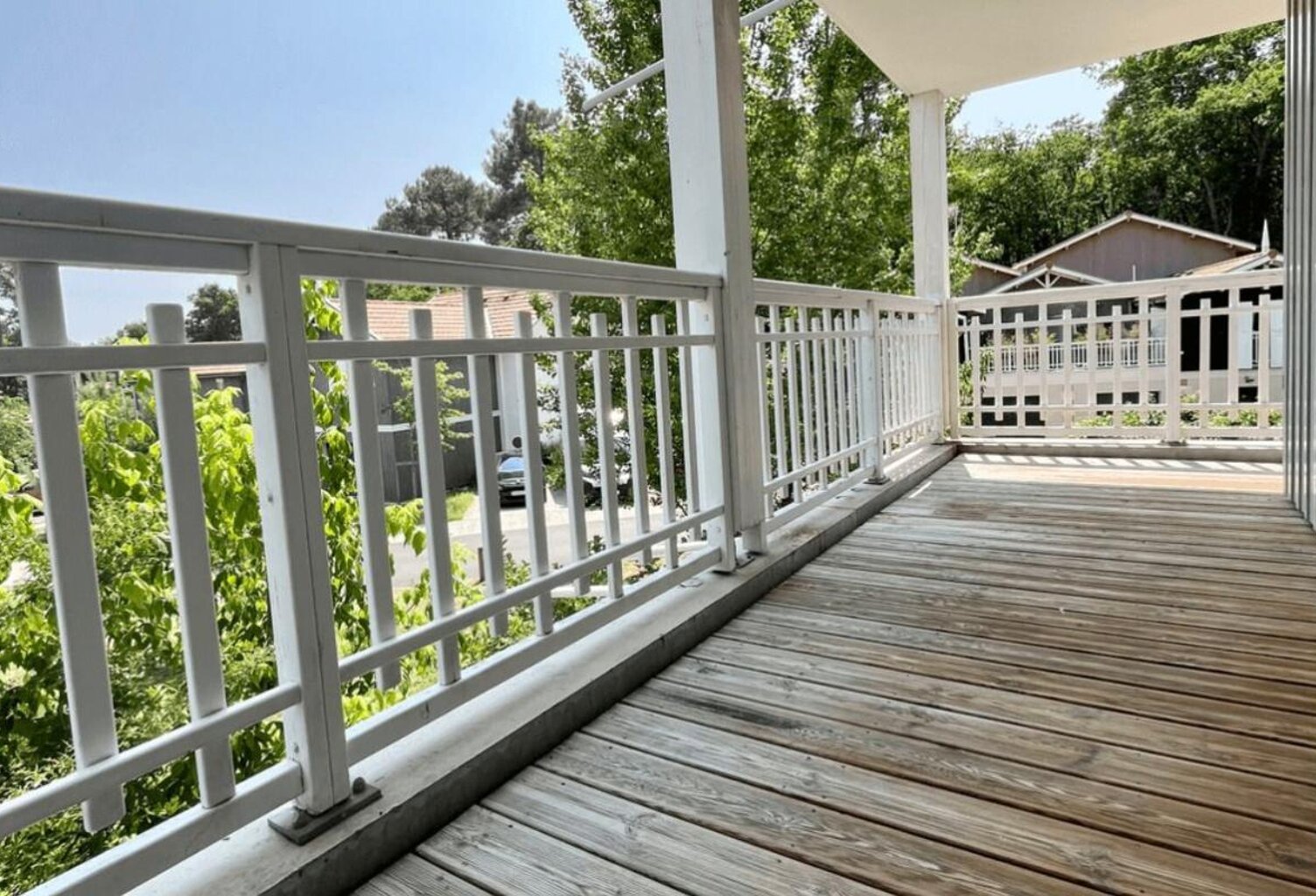 Appartement 4 pièces avec terrasse, piscine et 2 parkings - — photo 1