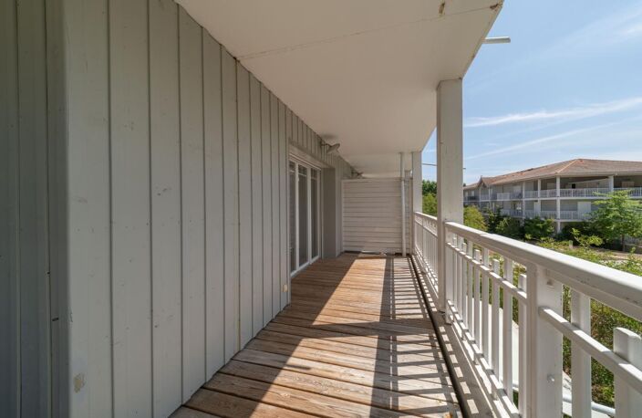 Appartement 4 pièces avec terrasse, piscine et 2 parkings - — photo 3