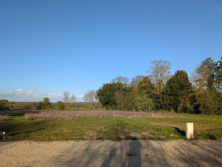 Terrain à bâtir de 600 m² à BERCHERES-SAINT-GERMAIN (28) — photo 1
