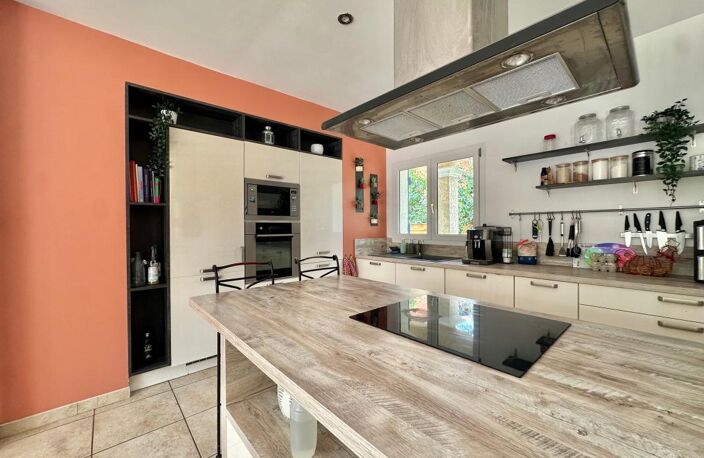 Maison de plain pied 6 pièces avec piscine et garage — photo 4
