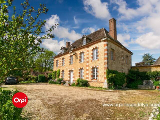 Maison bourgeoise - 5 chambres - 268 m² - Terrain 6000m² — photo du bien