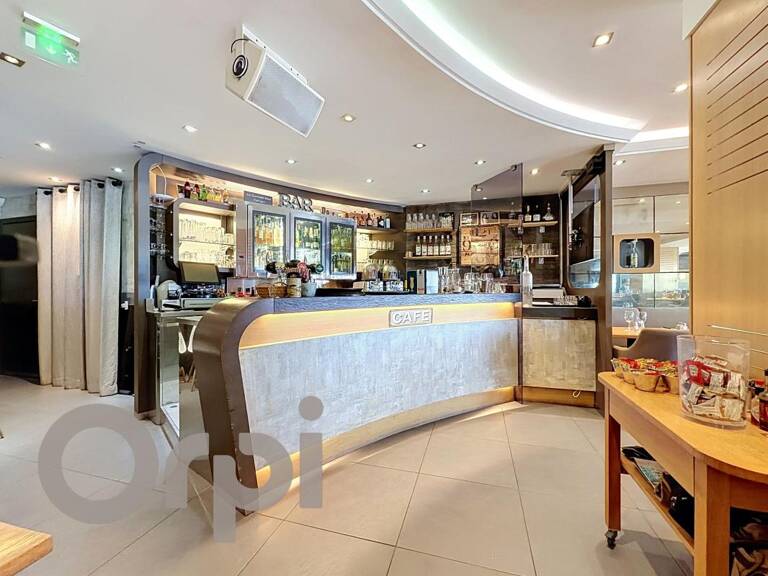 À VENDRE – Fonds de commerce Restaurant avec terrasse face à la mer – Sainte-Maxime — photo 1