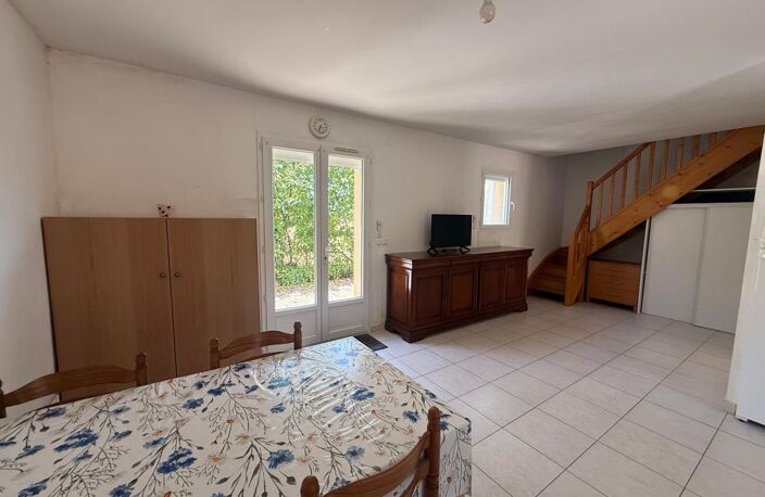 Maison, vue dégagée sur campagne — photo 3