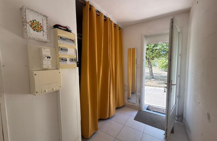 Maison, vue dégagée sur campagne — photo 5