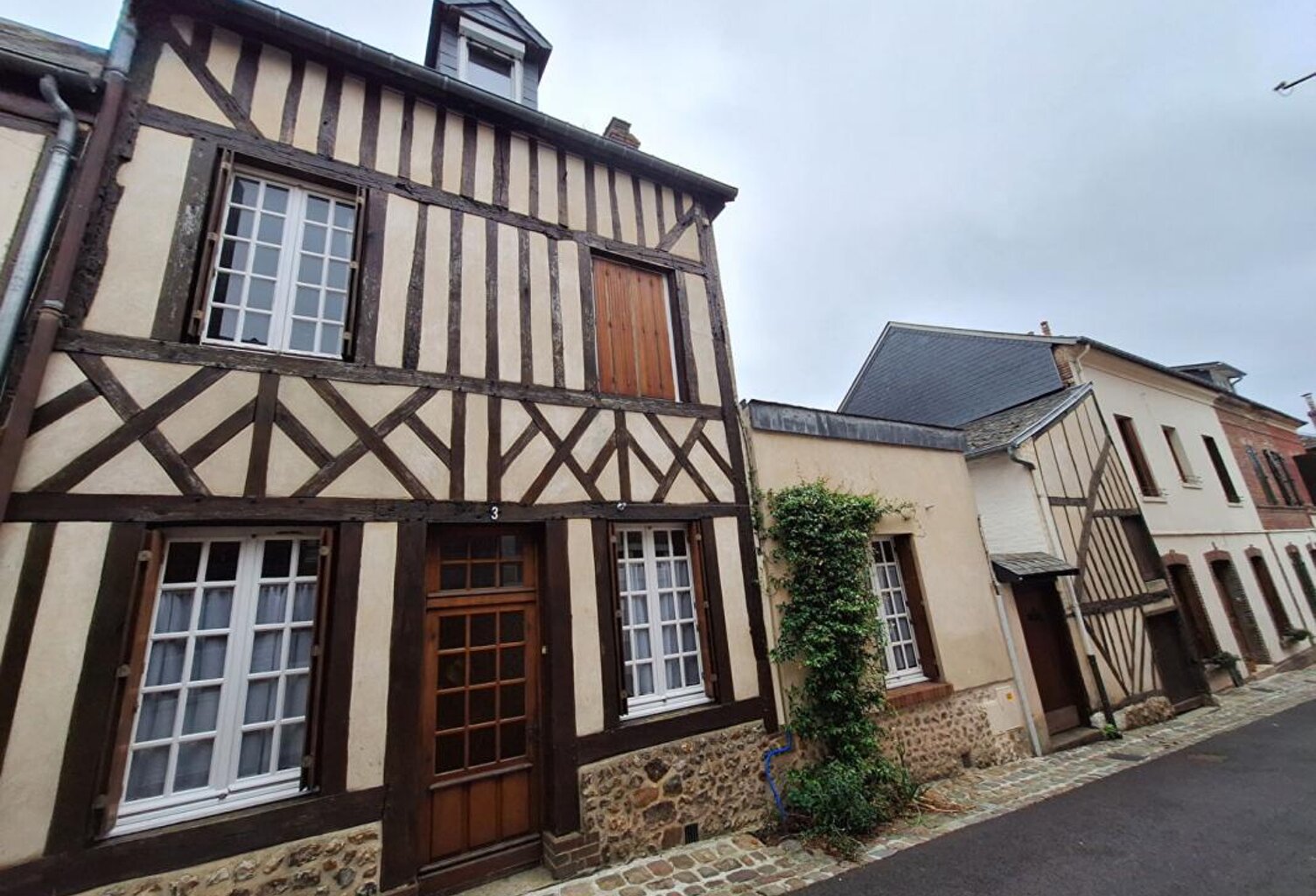 Maison Orbec centre à rénover — photo 1