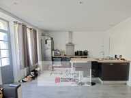 A VENDRE en EXCLUSIVITE à Pouzauges centre ville, immeuble composé de 2 logements indépendants — photo 3