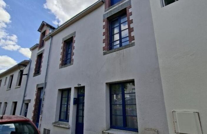 A VENDRE en EXCLUSIVITE à Pouzauges centre ville, immeuble composé de 2 logements indépendants — photo 2