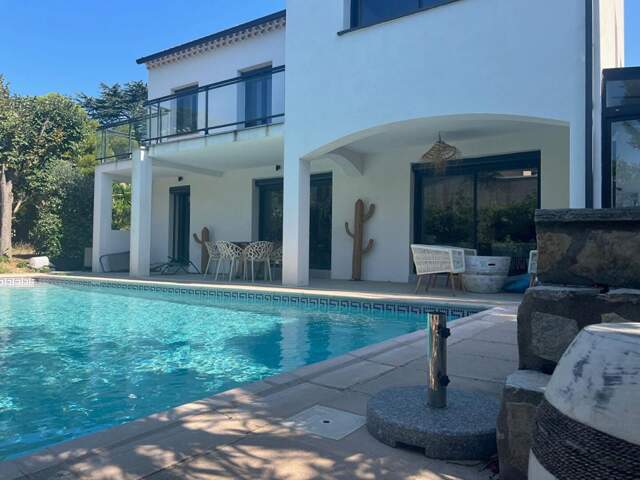 Villa avec piscine cap d'agde — photo du bien