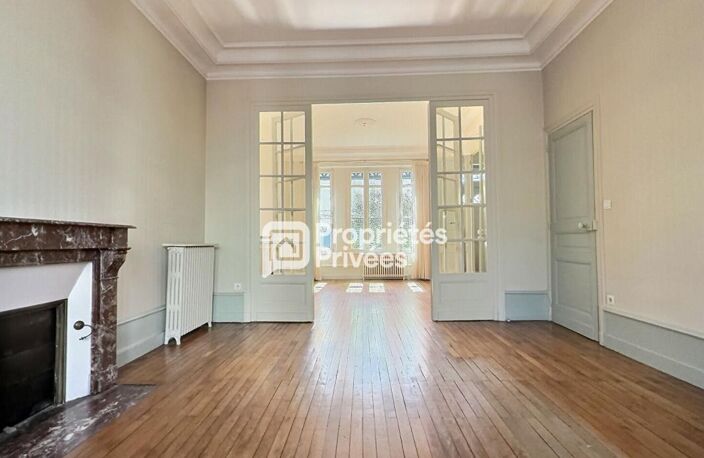 Maison de ville T8 vendue LOUÉE d'env. 236 m2 avec 6 ch, piscine chauffée et garage sur PERIGUEUX (24000) — photo 3