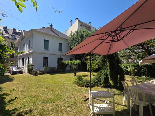 Demeure bourgeoise de caractère avec jardinau centre d'Aix les Bains — photo du bien