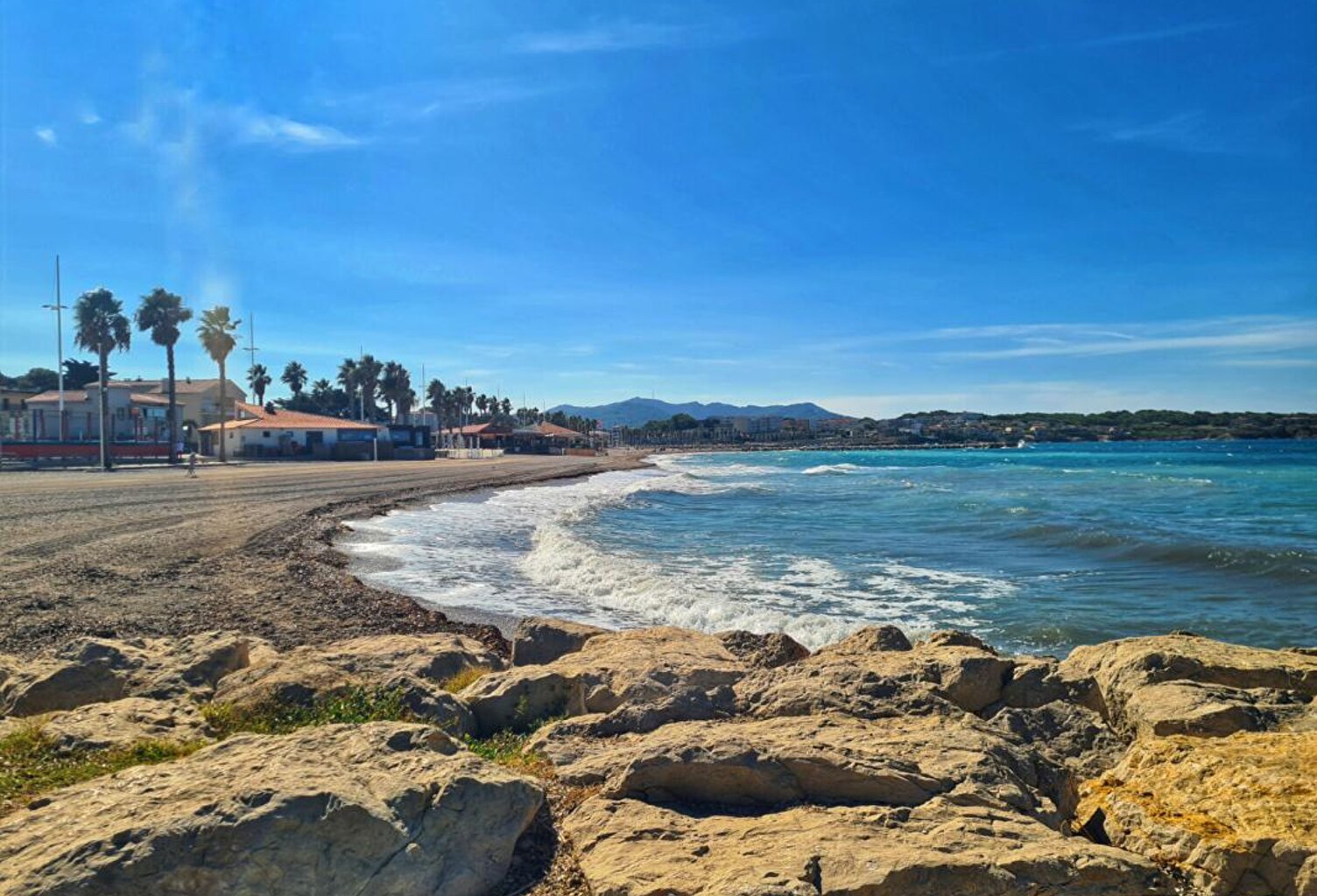 VILLA T4 PROCHE PLAGES ET COMMERCES — photo 1