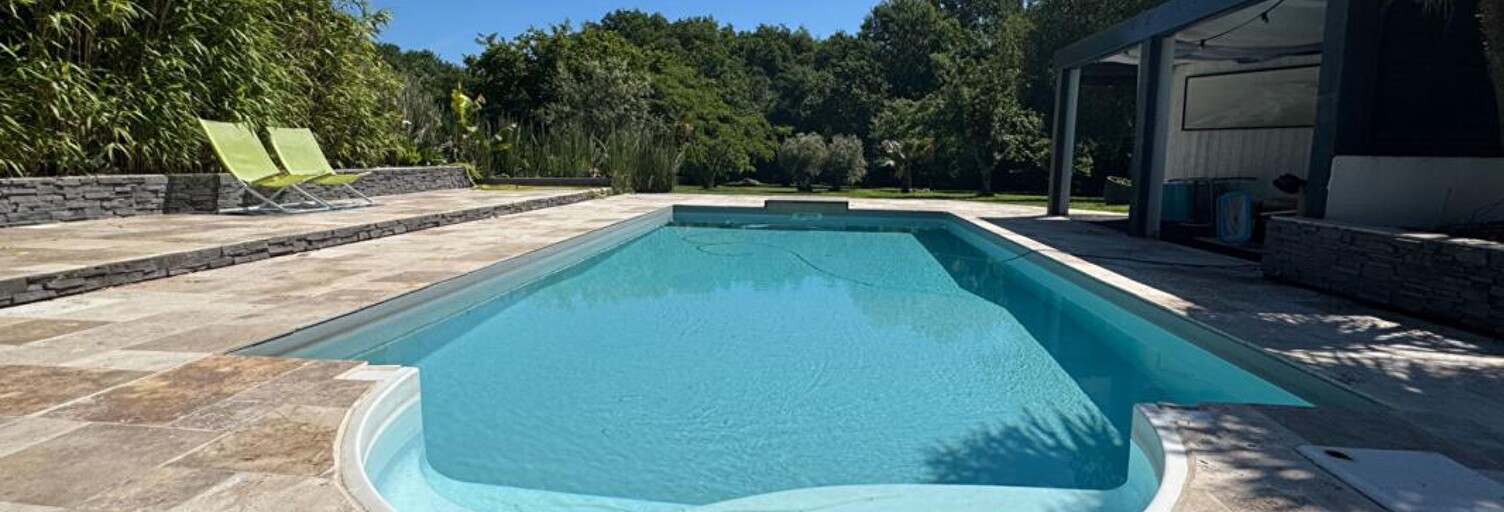 Maison 11 Pièces 354 m² à vendre à Sallebœuf (33370)