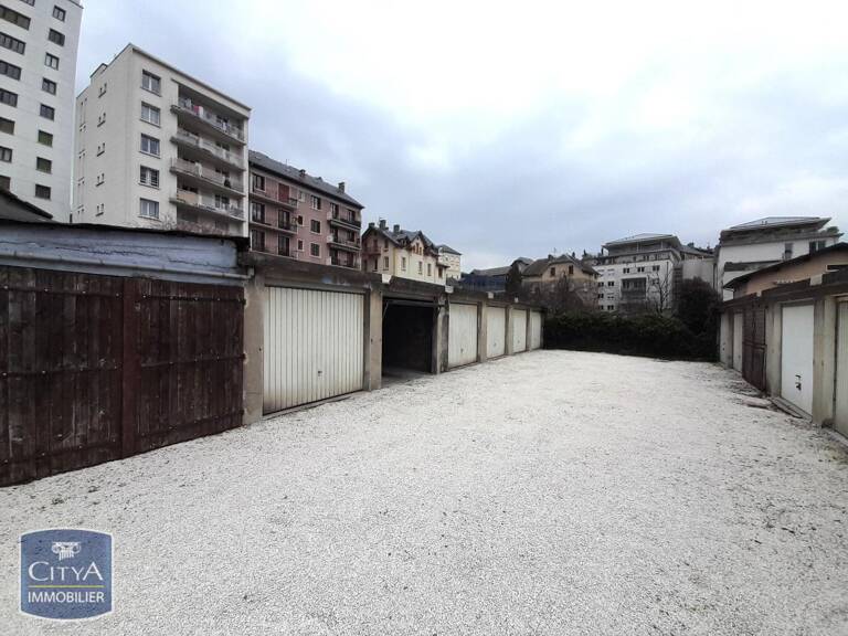 Garage  12 m² — photo 1