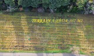 Terrain  557 m² à vendre à Sainte-Cécile-les-Vignes (84290)