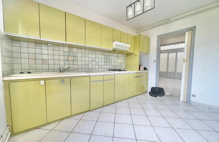 Location appartement 4 pièces 75 m² à Guilherand-Granges (07500) — photo 2
