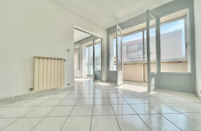 Location appartement 4 pièces 75 m² à Guilherand-Granges (07500) — photo 3