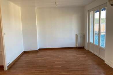 Appartement 3 pièces 787 €