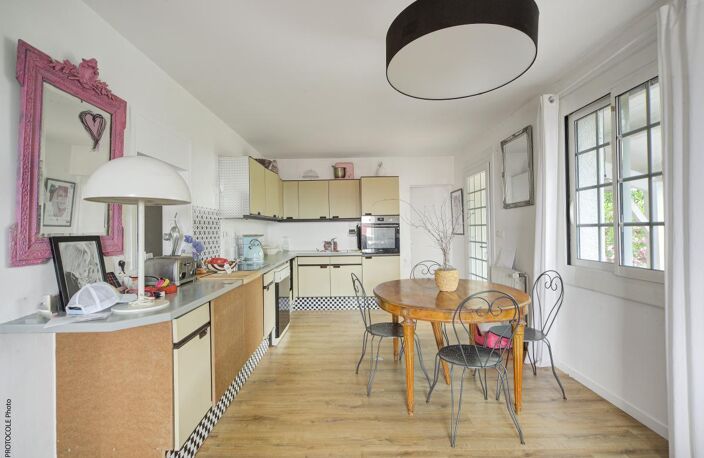 SAINT-JEAN / Maison de caractère de 150 m² avec vue panoramique sur les Pyrénées, sous-sol, piscine et pièce de vie cathédrale — photo 5