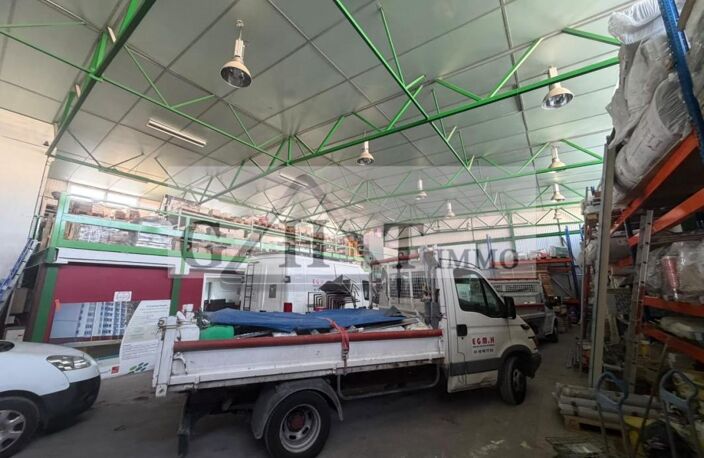 ENTREPOT BUREAUX 900 m2 A LA VENTE A CHENNEVIÈRES-SUR-MARNE — photo 3